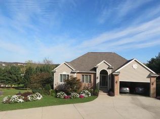 8 Pleasant View Dr, Jackson, OH 45640