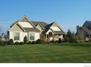 7553 Jonquil Ct, Brighton, MI 48116