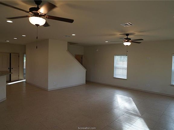 5th image of 1016 Fairview Ave