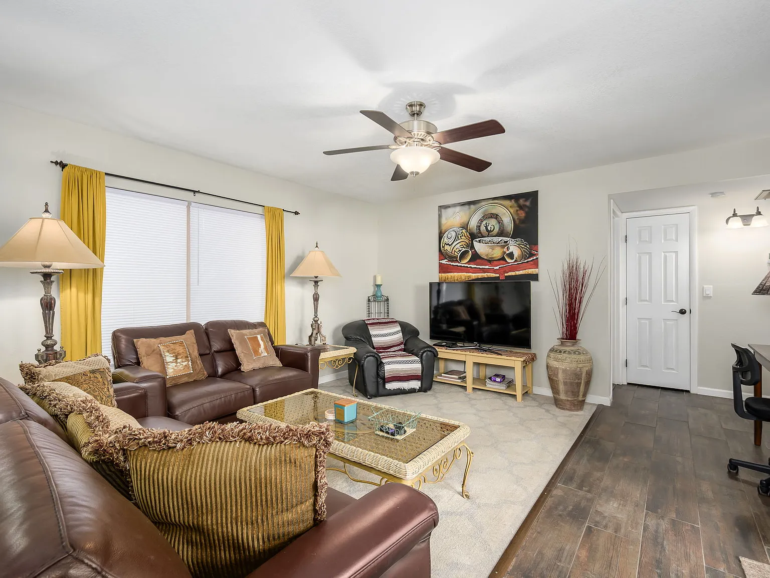 2 bed, 1140 sqft, $2,500 — Photo 2