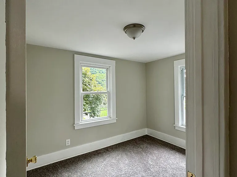 105 Cummings St — Photo 12