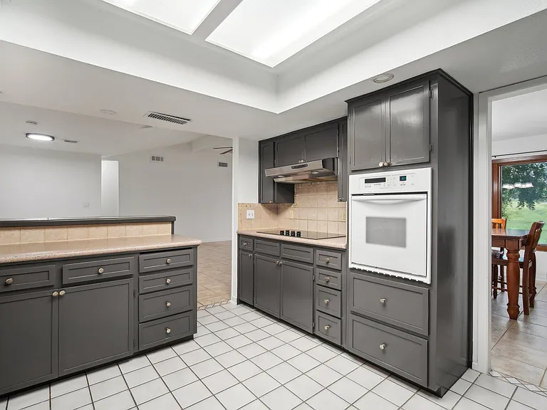 3106 E Palm Valley Blvd — Photo 10