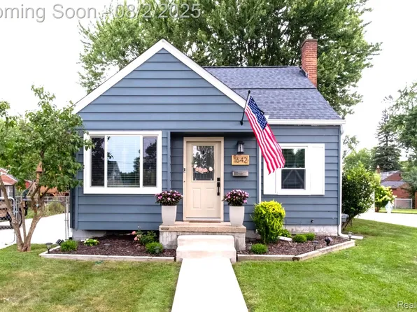 1642 Princeton Rd, Berkley, MI 48072