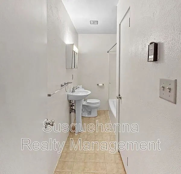 2 Arwin Dr #2 — Photo 2