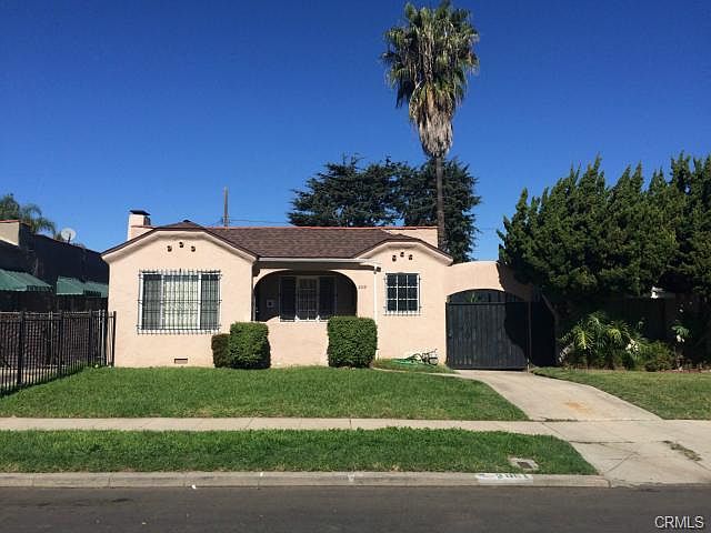 1st image of 2061 W 70th St