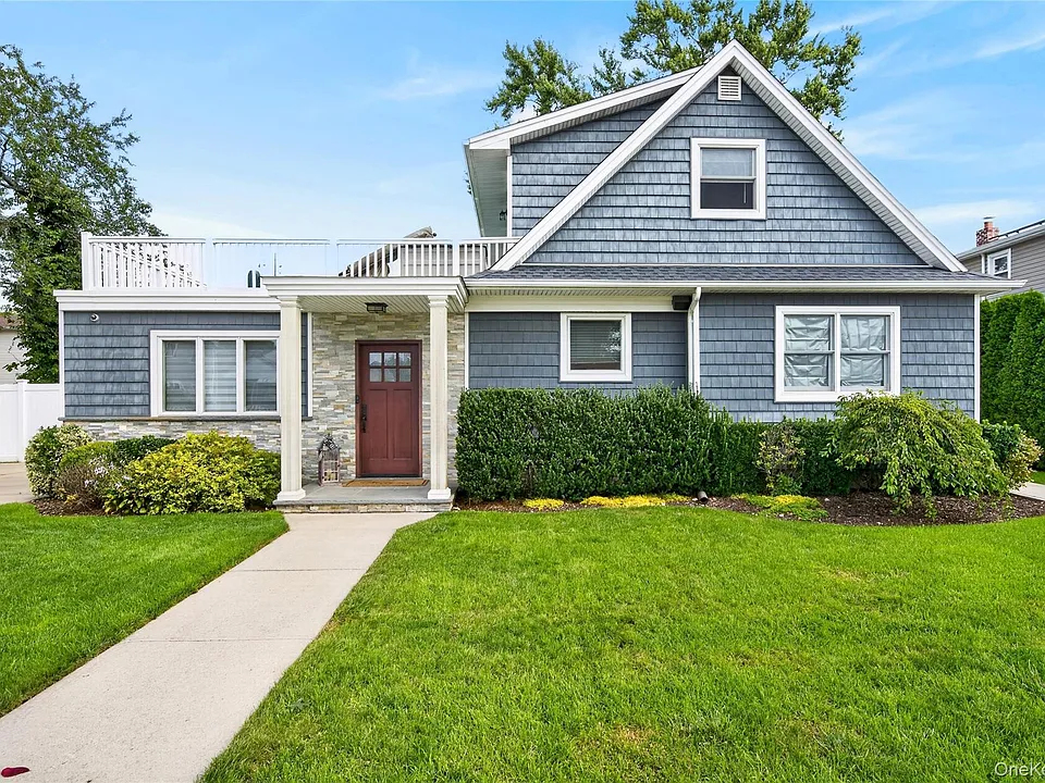 120 Evelyn Ave