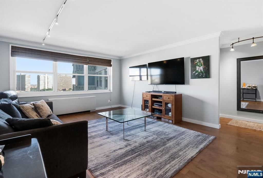2000 Linwood Avenue, Fort Lee, NJ - View 3
