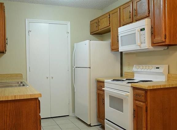 2nd image of 2301 Scott Mill Cir