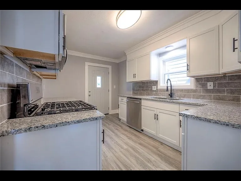 2930 Bales Ave — Photo 11
