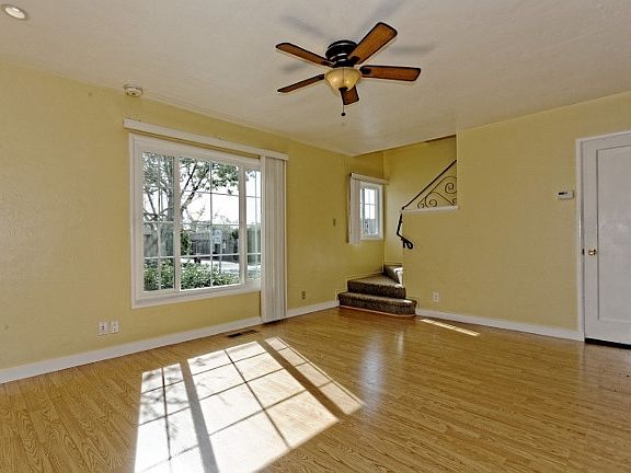 5th image of 13548 Bancroft Ave