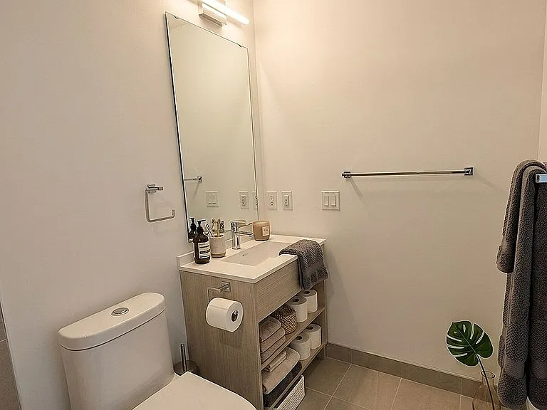 100 Queen St E #2912 — Photo 25