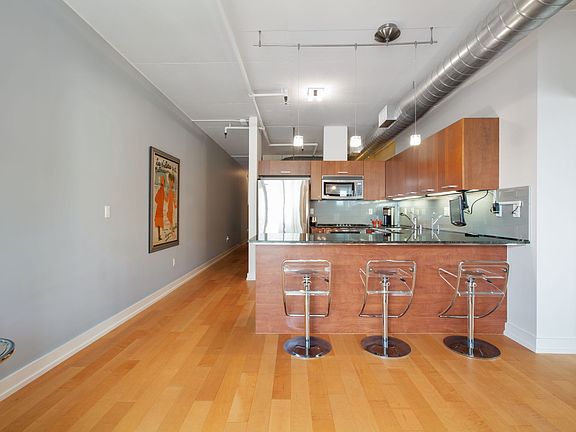 5th image of 645 W 9th St APT 520
