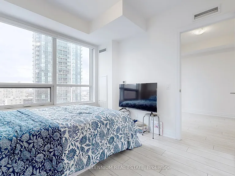 30 Elm Dr W #807 — Photo 21