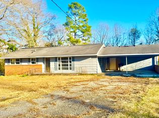 518 Halliana Rd, Alexander City, AL 35010