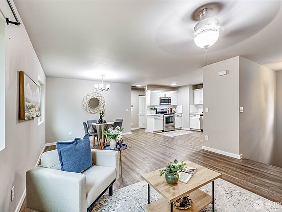 4th image of 2721 California Avenue E