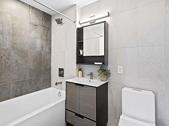 5th image of 143 Summit Ave #810