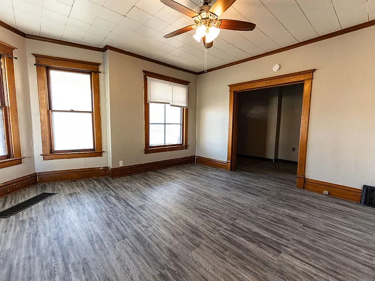 601 E 2nd Ave #2 — Photo 4