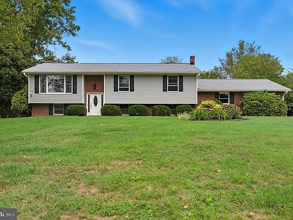 4th image of 13750 Barberry Way