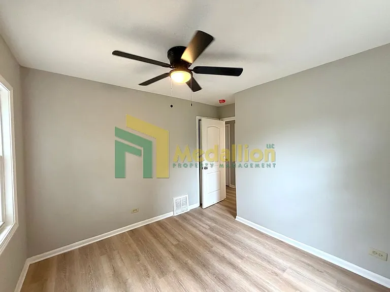 12917 S Emerald Ave — Photo 9