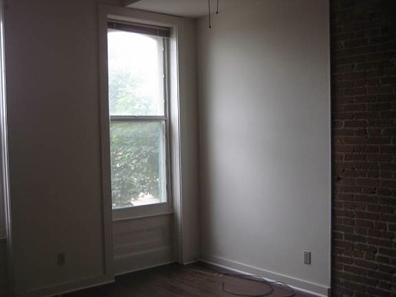 2nd image of 5574 Pershing Ave APT 23
