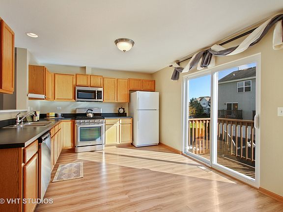 3rd image of 34395 N Barberry Ct