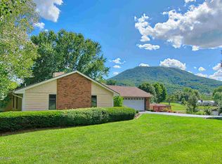 1106 Valleyview Dr, Pearisburg, VA 24134
