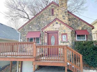 404 Myra Pl, Clinton, IA 52732