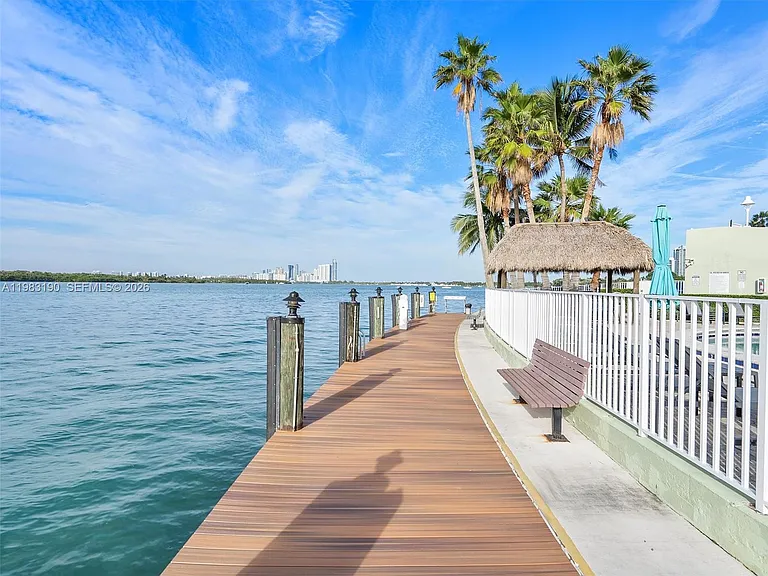 10350 W Bay Harbor Dr #4V — Photo 29
