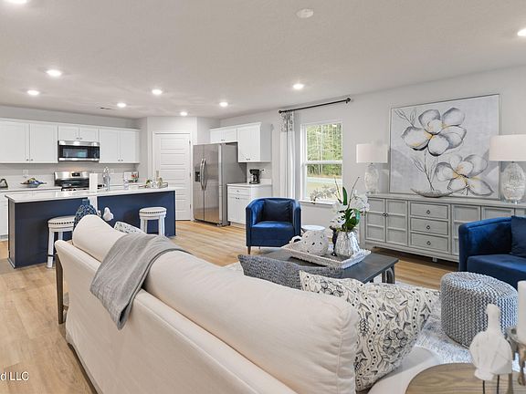 5th image of 14140 Tern Blvd