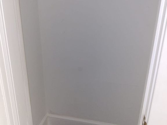 4th image of 827 Elm St APT A2
