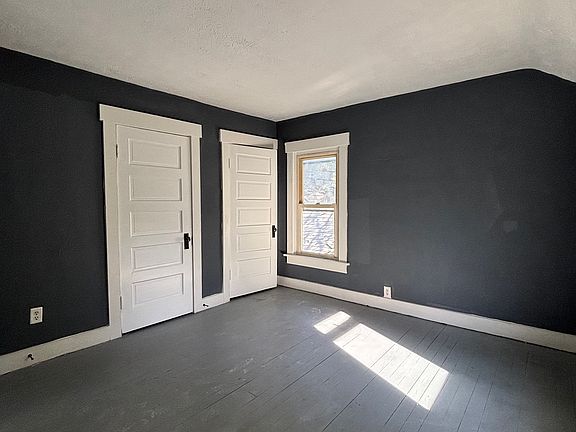 4th image of 408 Sheridan Ave