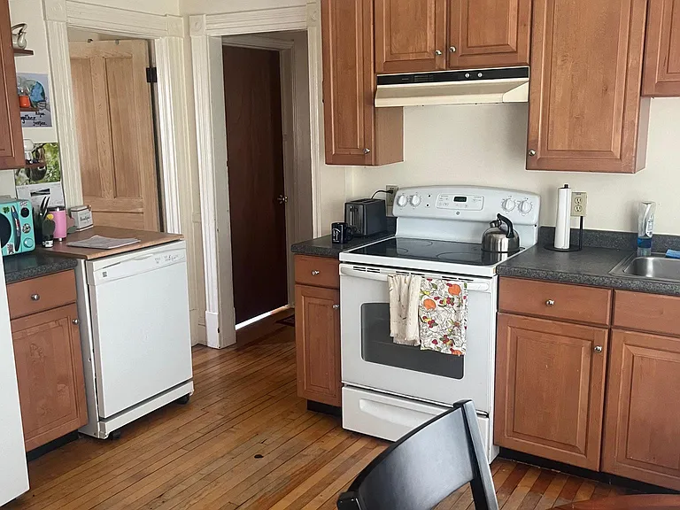 28 Brookes Ave #1 — Photo 6