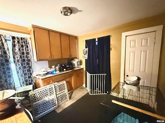 5th image of 1445 W 7th St