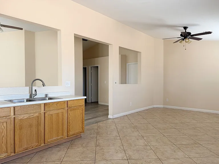 3320 Park Town St — Photo 16