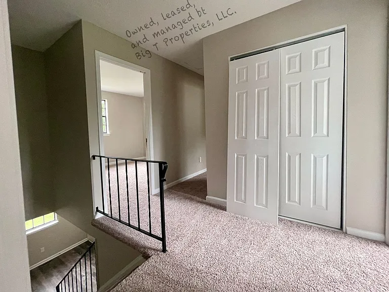 4 Regal Ct — Photo 7