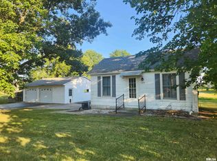 104 North St, Augusta, IL 62311