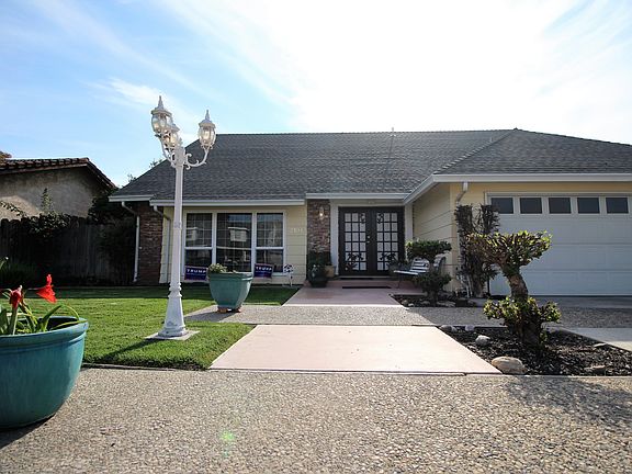 3rd image of 2104 Glasgow Dr