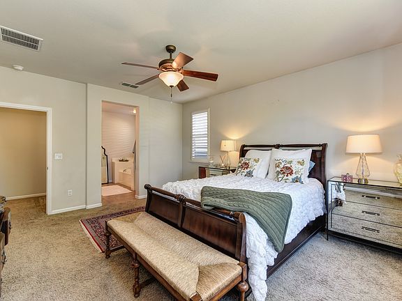3rd image of 1303 Seymour Cir