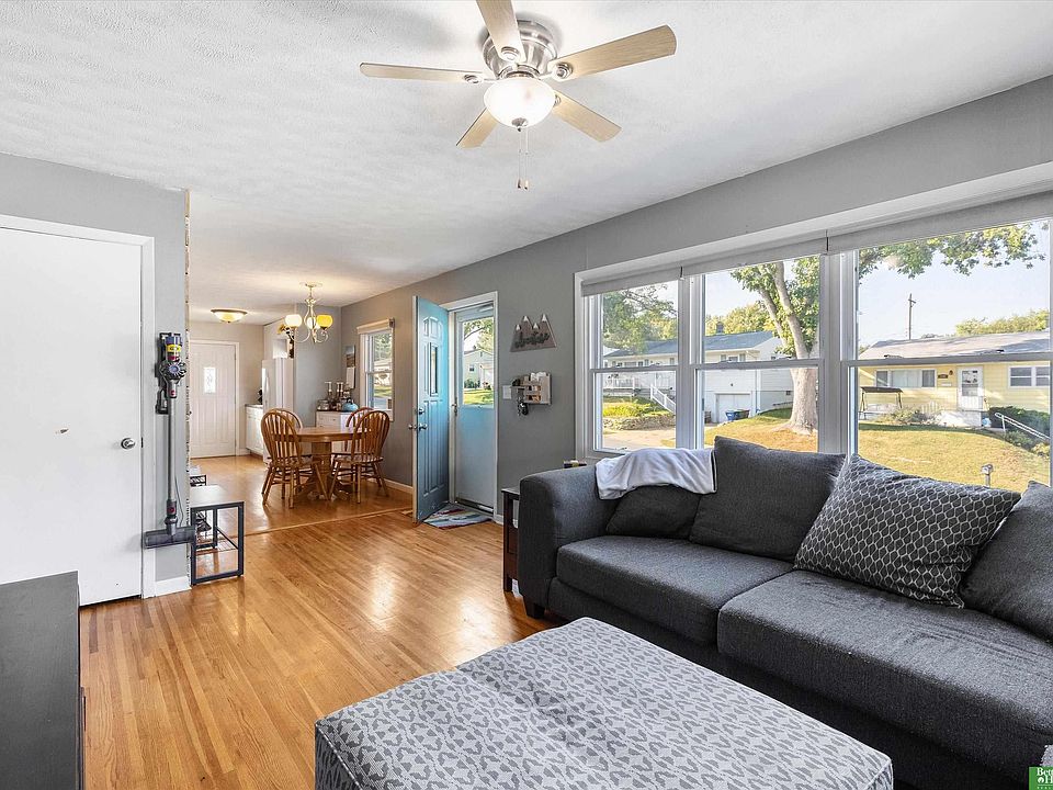 1st image of 709 W 32nd Ave