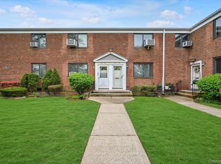 218-16 68th Ave #2-12-03, Oakland Gardens, NY 11364