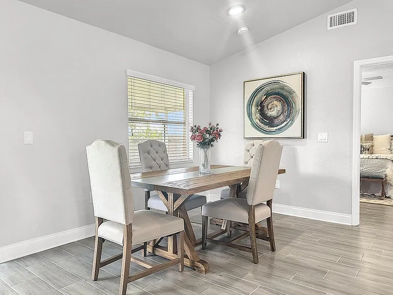 685 Berkley Pointe Dr — Photo 10