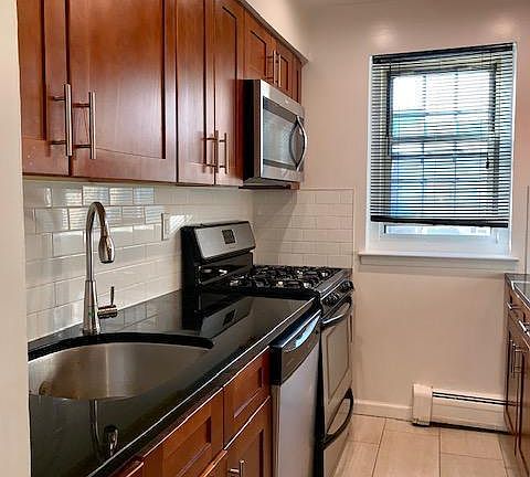 3rd image of 402 Maryland Ave APT 1D