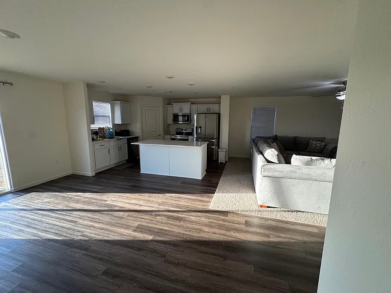 861 N Ocean St — Photo 6