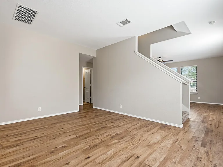280 Cordero Dr — Photo 3