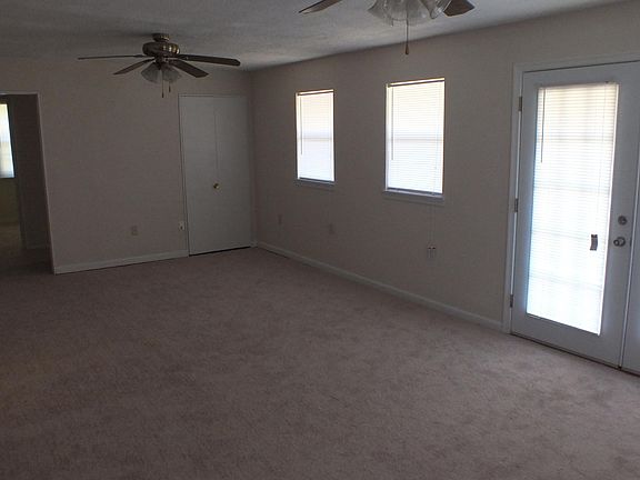4th image of 4153 Lexington Ave