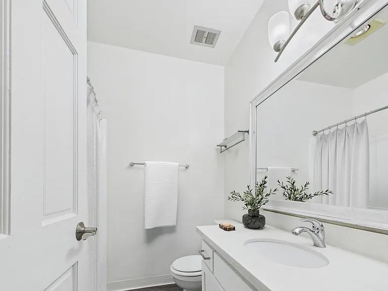 The Montecito — Photo 12