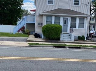 1430 Newbridge Rd, Bellmore, NY 11710