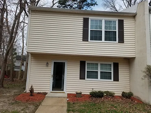 1125 Old Denbigh Blvd Photo 1