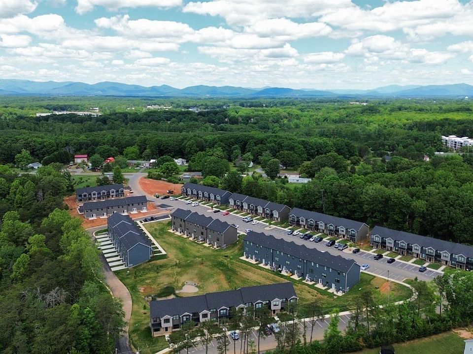 2nd image of 11 Villa Ct