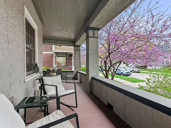 3rd image of 4038 W Warwick Ave